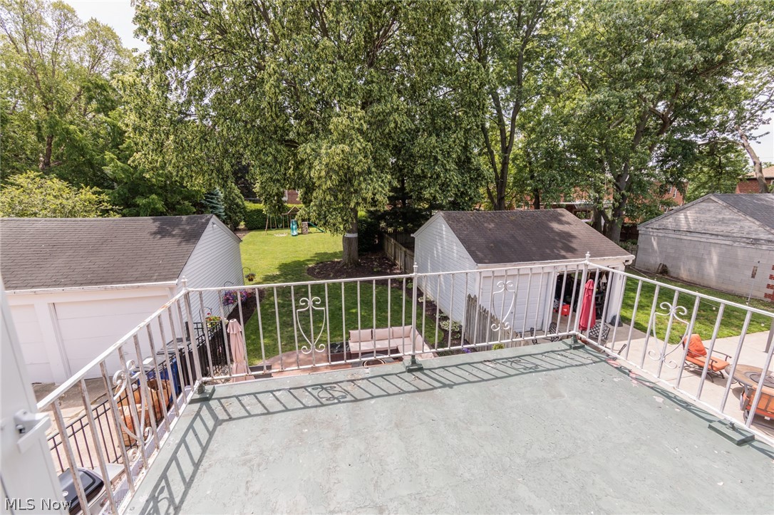 16609 Pilgrim Avenue Cleveland OH 44111