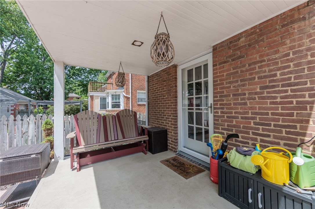 16609 Pilgrim Avenue Cleveland OH 44111