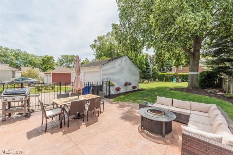16609 Pilgrim Avenue Cleveland OH 44111
