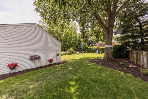 16609 Pilgrim Avenue Cleveland OH 44111