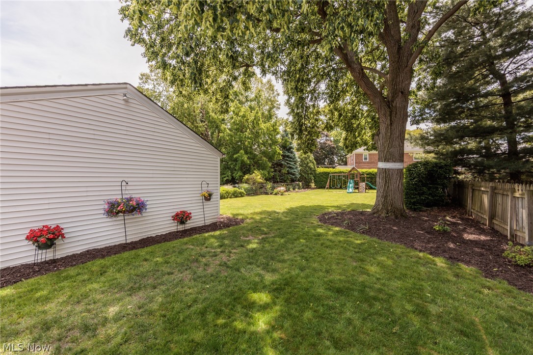 16609 Pilgrim Avenue Cleveland OH 44111