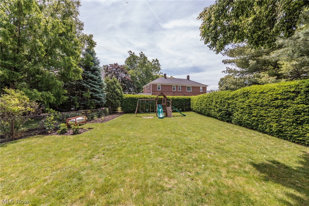 16609 Pilgrim Avenue Cleveland OH 44111