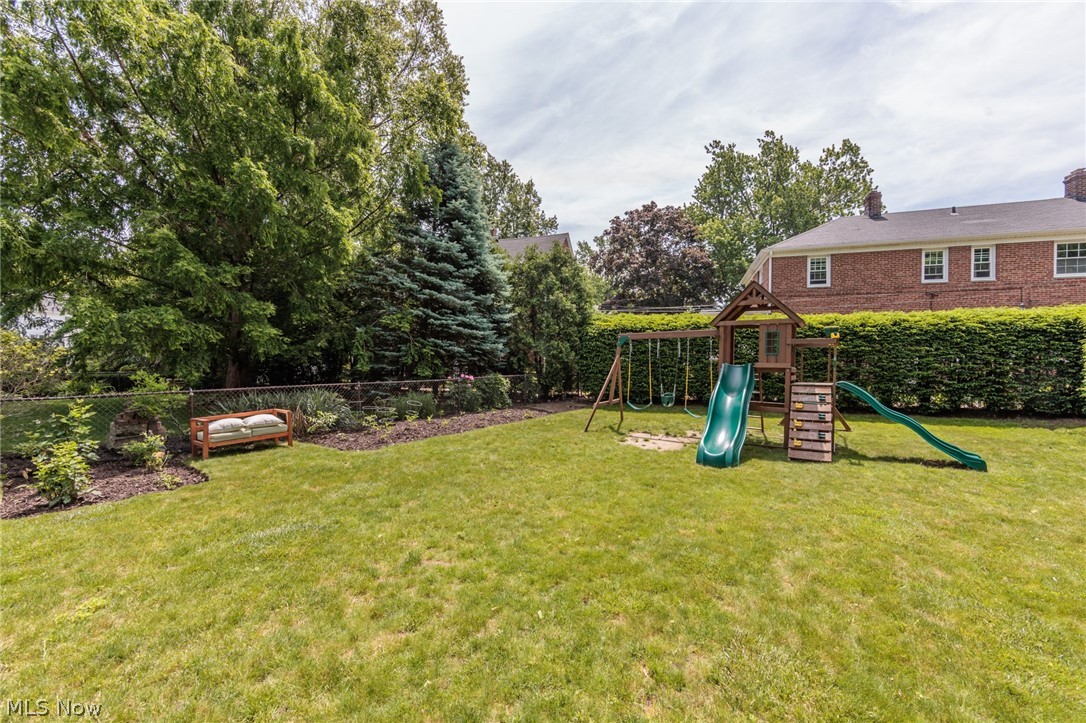 16609 Pilgrim Avenue Cleveland OH 44111