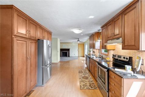 2329 Oak Point Drive Akron OH 44321