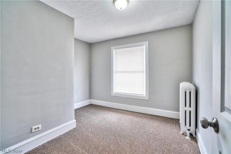 2215 W 105th Street Cleveland OH 44102