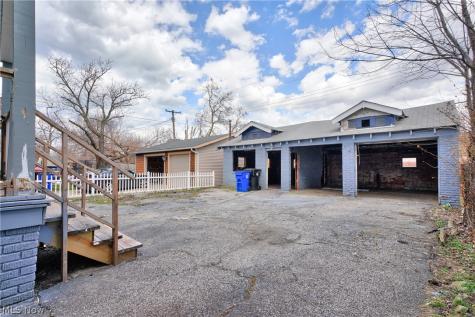2215 W 105th Street Cleveland OH 44102