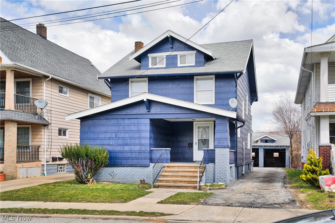 2215 W 105th Street Cleveland OH 44102