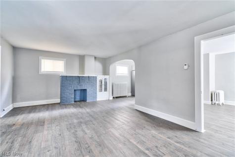 2215 W 105th Street Cleveland OH 44102