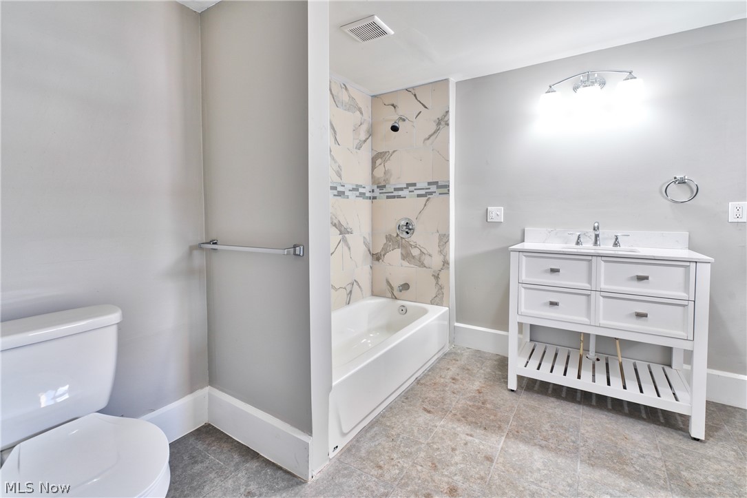 2215 W 105th Street Cleveland OH 44102