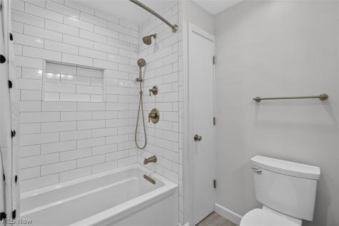 15847 Galemore Drive Middleburg Heights OH 44130