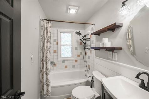 356 E 329th Street Willowick OH 44095