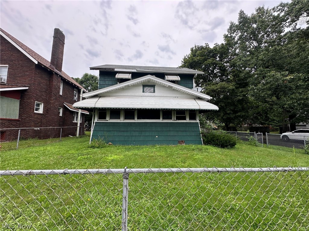 971 Lovers Lane Akron OH 44306