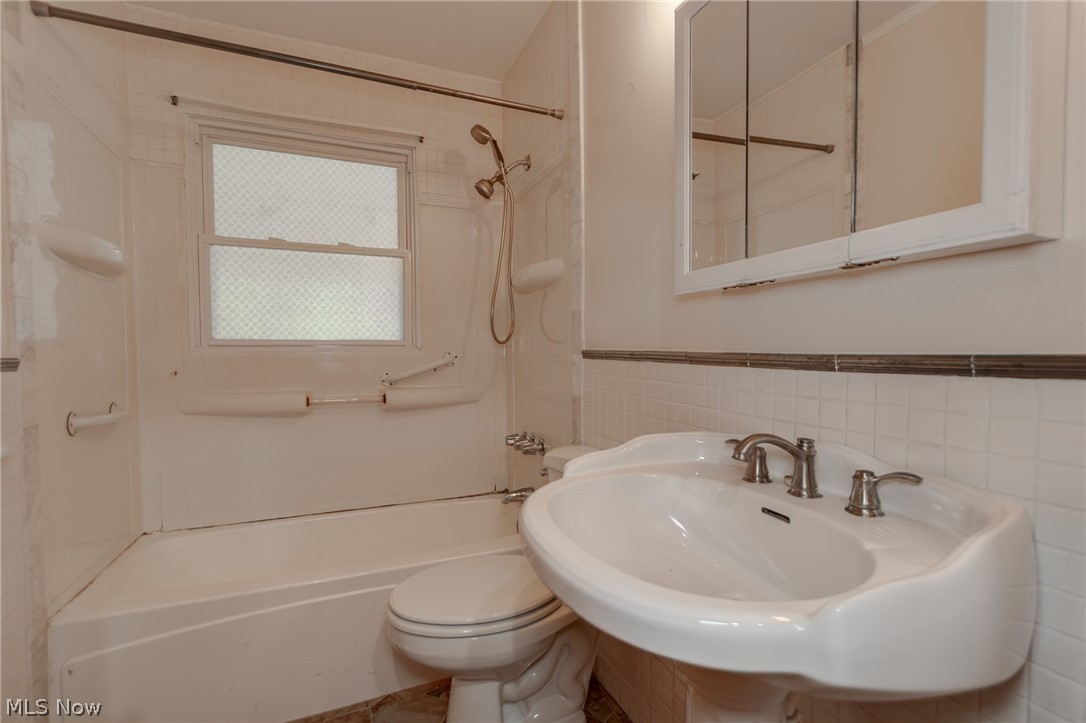277 Gillett Street Painesville OH 44077