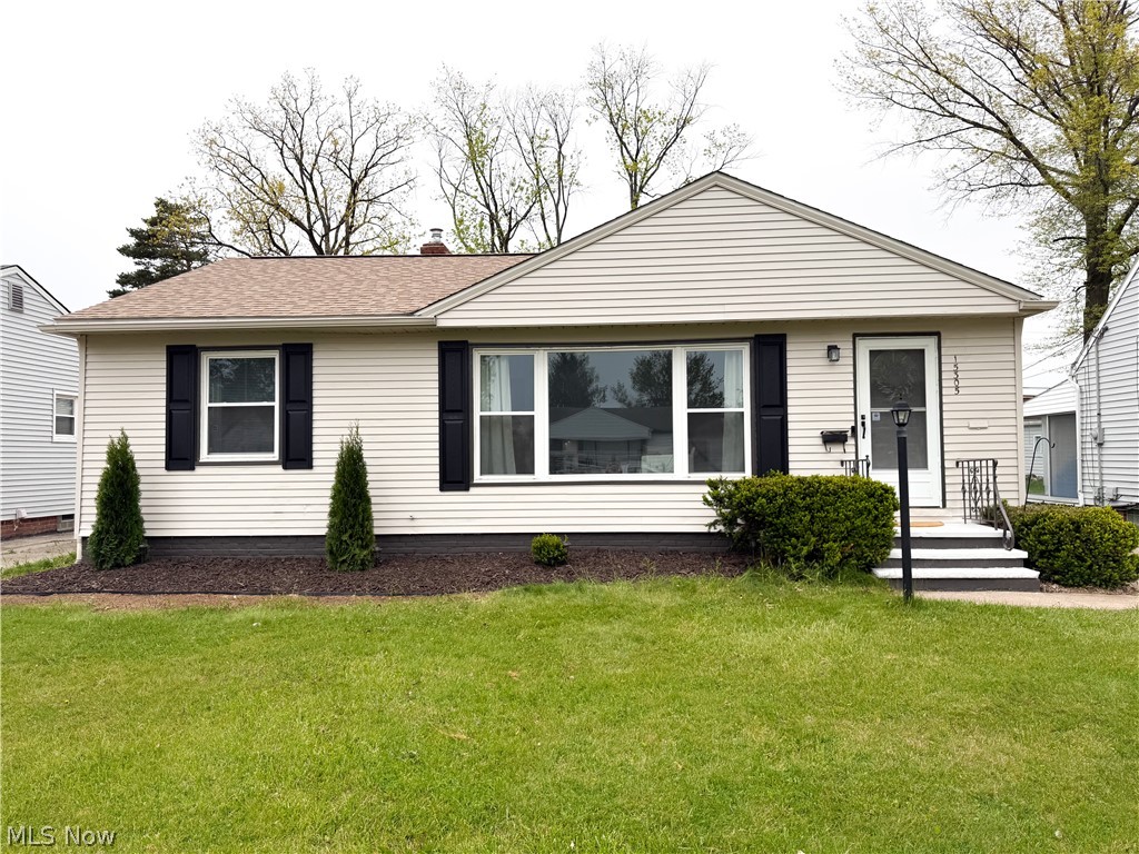 15305 Steinway Boulevard Maple Heights OH 44137