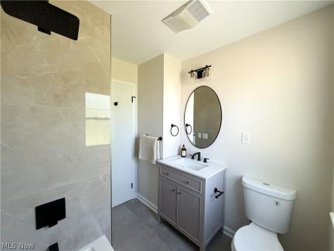 15305 Steinway Boulevard Maple Heights OH 44137