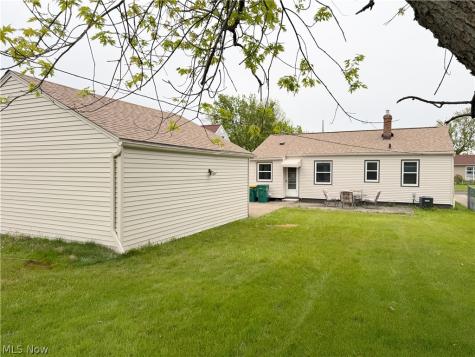 15305 Steinway Boulevard Maple Heights OH 44137