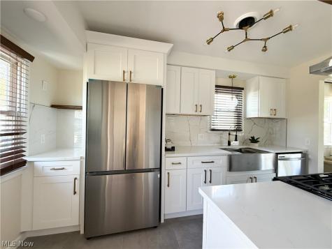 15305 Steinway Boulevard Maple Heights OH 44137