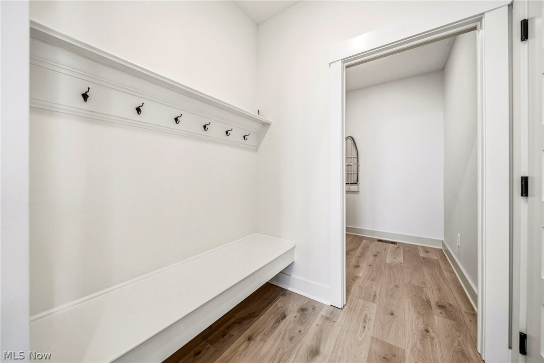 5380 Hawks Nest Circle Sheffield Village OH 44054