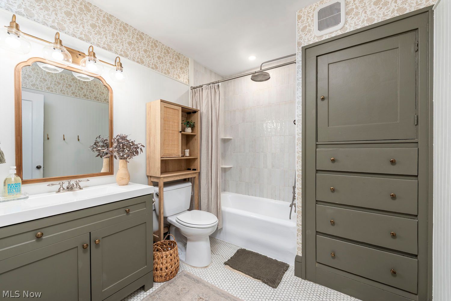 4291 W 196th Street Fairview Park OH 44126