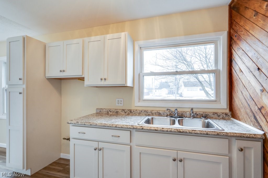 1203 Sarlson Avenue Akron OH 44314