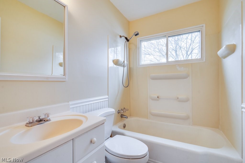 1203 Sarlson Avenue Akron OH 44314