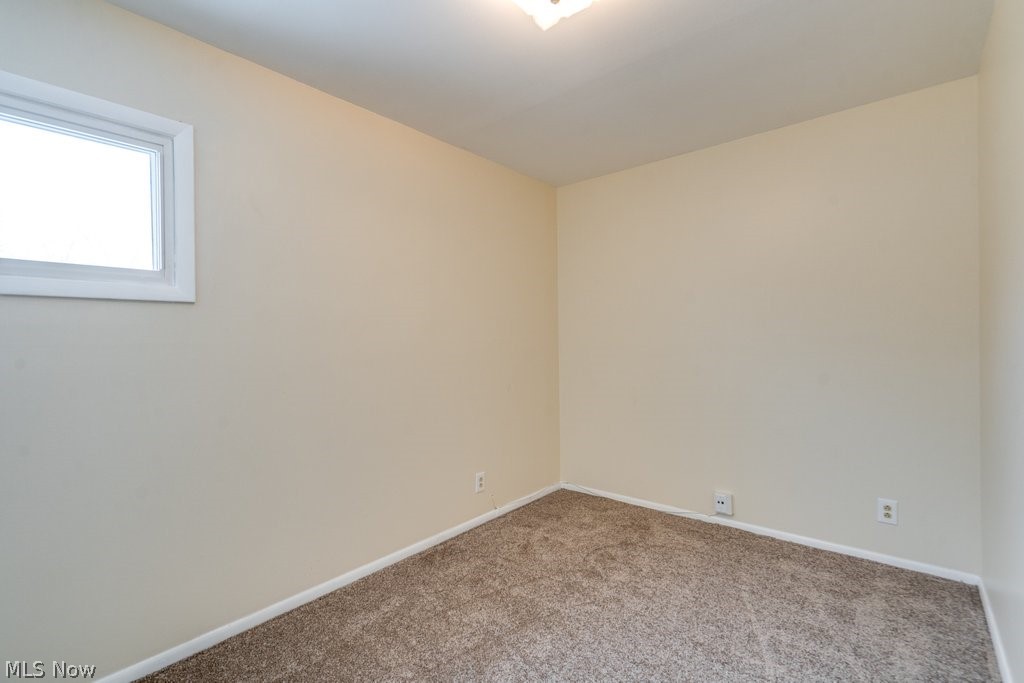1203 Sarlson Avenue Akron OH 44314