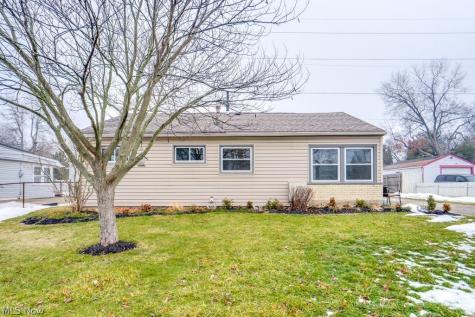 1203 Sarlson Avenue Akron OH 44314