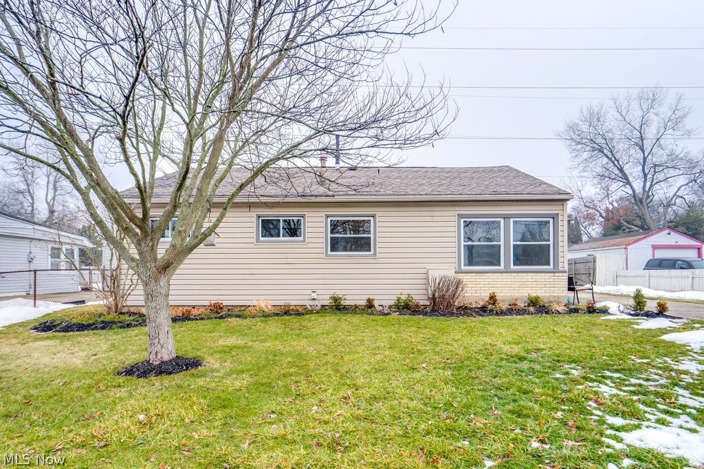 1203 Sarlson Avenue Akron OH 44314