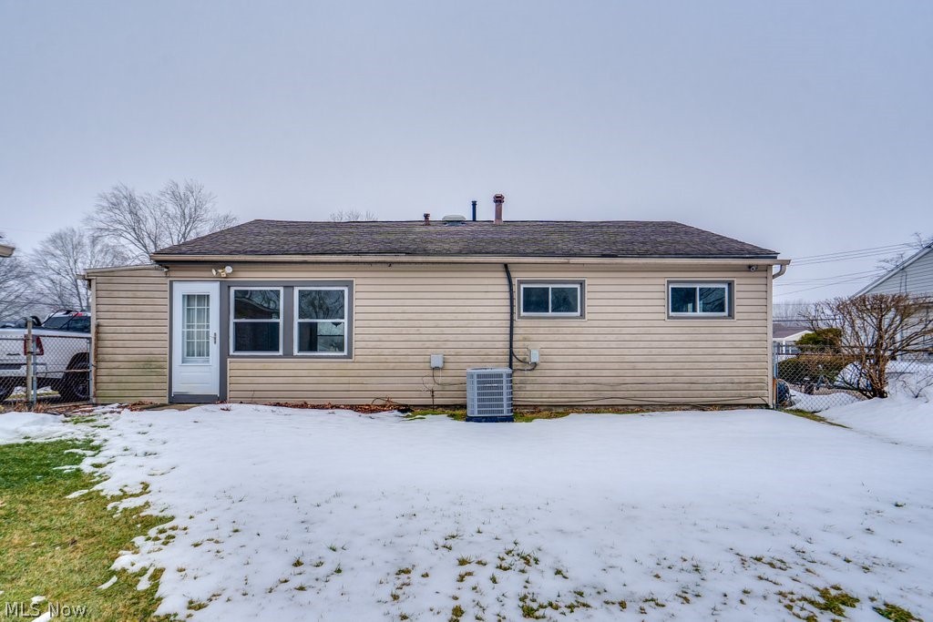 1203 Sarlson Avenue Akron OH 44314