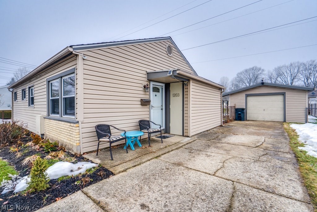 1203 Sarlson Avenue Akron OH 44314