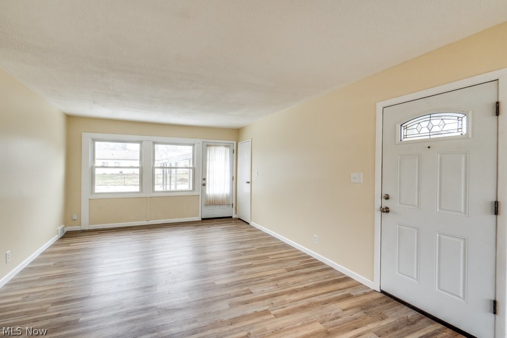 1203 Sarlson Avenue Akron OH 44314