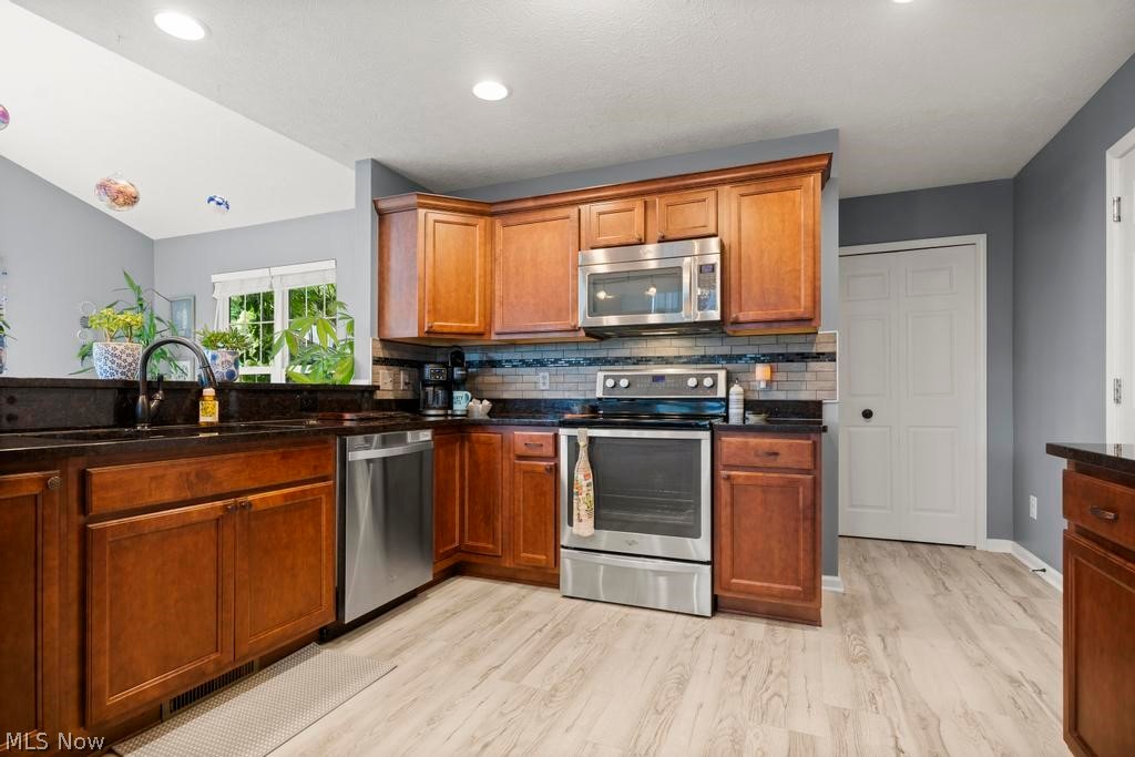 33269 Canterbury Road Avon Lake OH 44012
