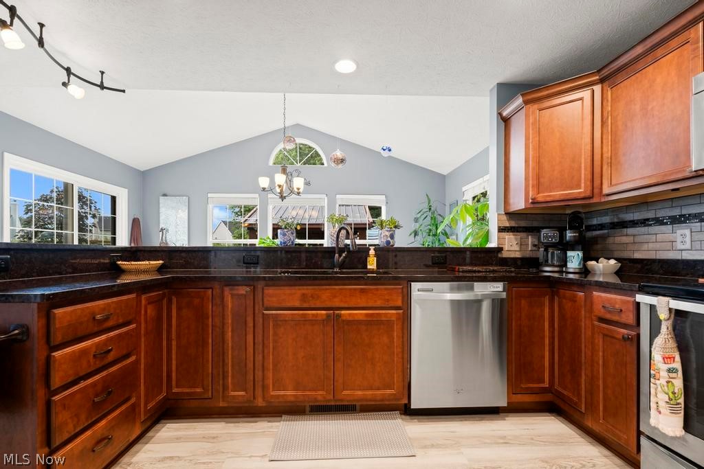 33269 Canterbury Road Avon Lake OH 44012