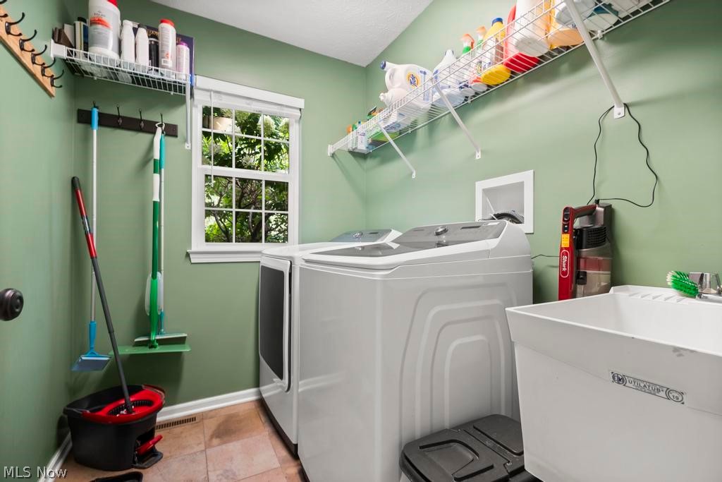 33269 Canterbury Road Avon Lake OH 44012