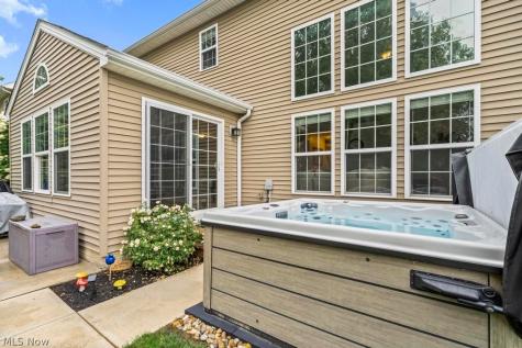 33269 Canterbury Road Avon Lake OH 44012