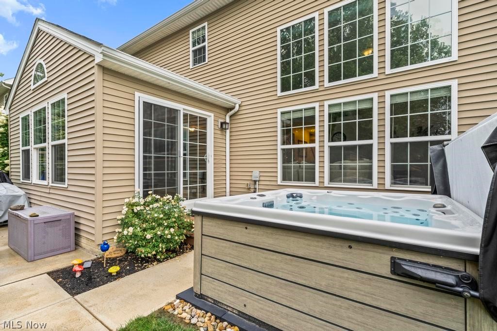 33269 Canterbury Road Avon Lake OH 44012