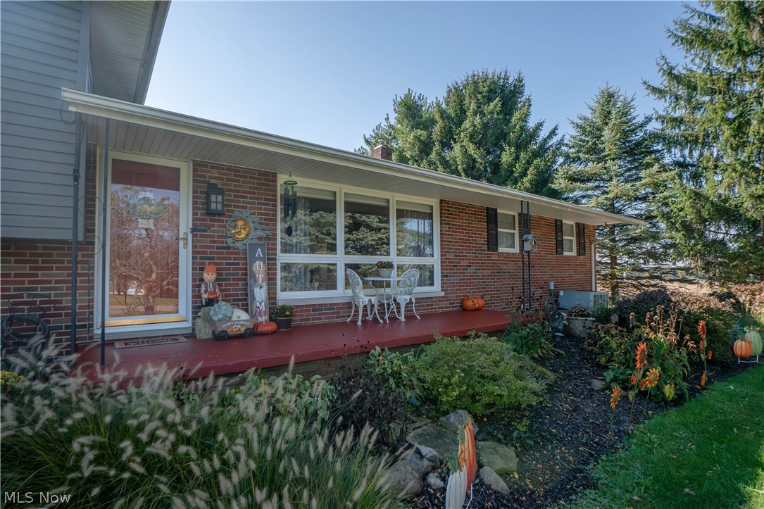 5522 Grove Street Louisville OH 44641