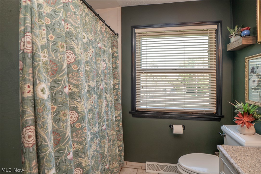 5522 Grove Street Louisville OH 44641