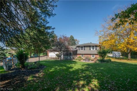 5522 Grove Street Louisville OH 44641