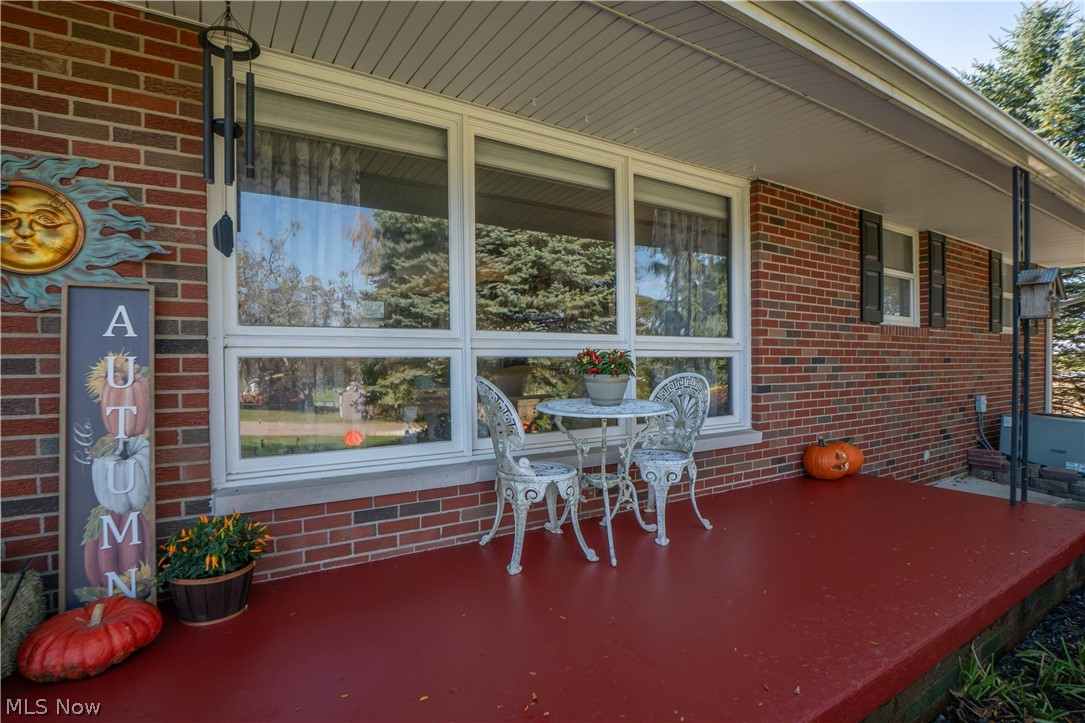 5522 Grove Street Louisville OH 44641