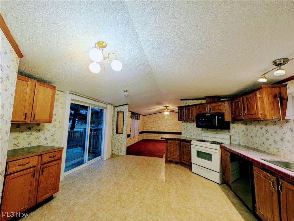 9623 Yoder Road Sterling OH 44276