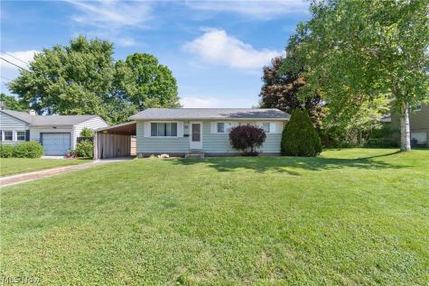 915 Valley Drive NW North Canton OH 44720