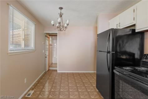 915 Valley Drive NW North Canton OH 44720