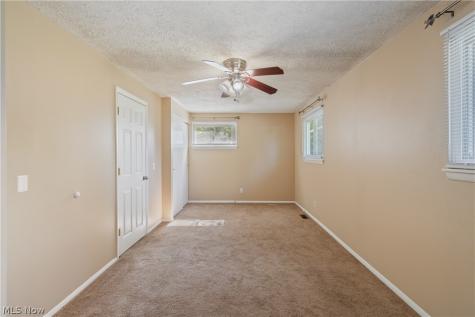 915 Valley Drive NW North Canton OH 44720