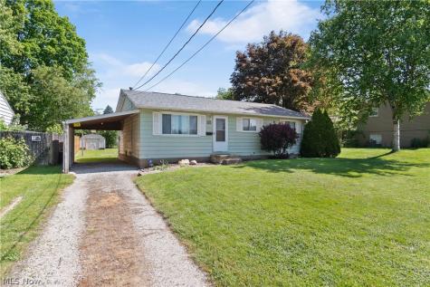 915 Valley Drive NW North Canton OH 44720