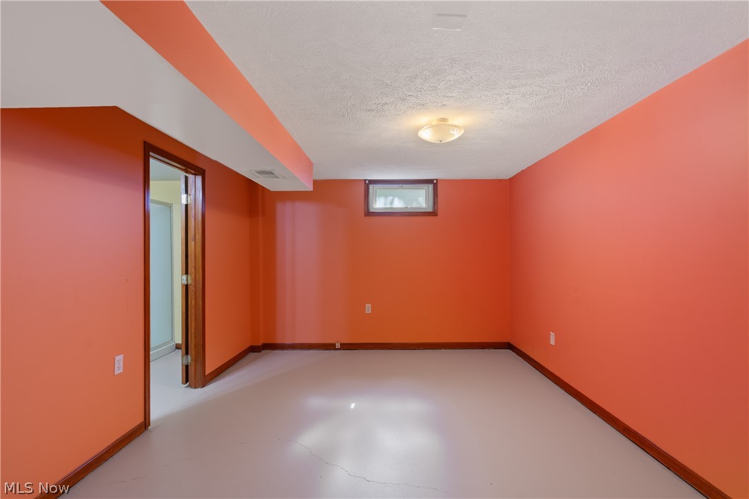 915 Valley Drive NW North Canton OH 44720