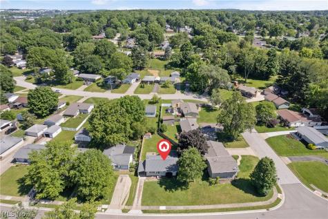 915 Valley Drive NW North Canton OH 44720