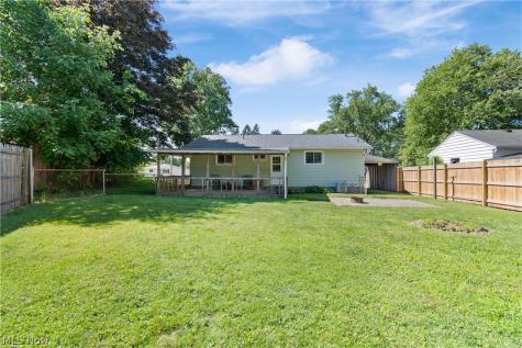 915 Valley Drive NW North Canton OH 44720