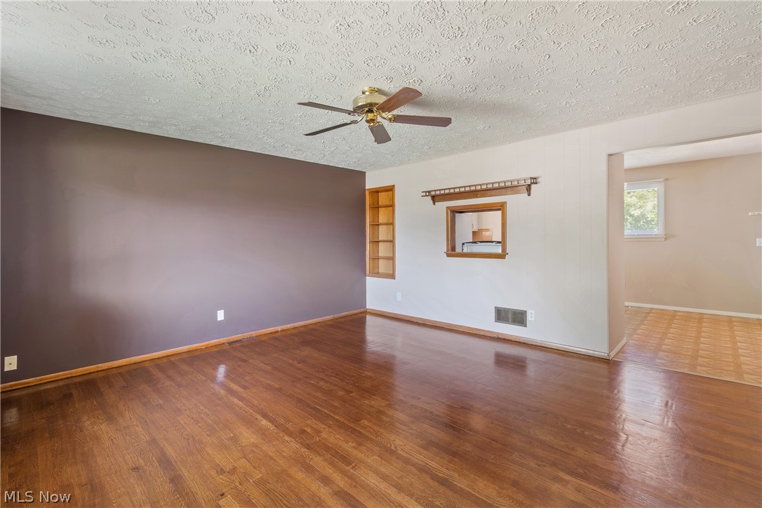 915 Valley Drive NW North Canton OH 44720