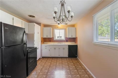 915 Valley Drive NW North Canton OH 44720